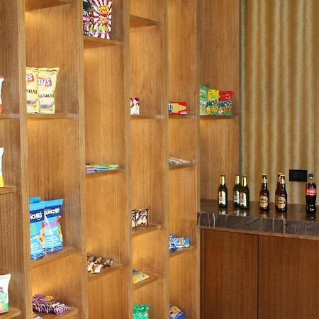 Holiday Inn - Quito Airport By Ihg Tababela Extérieur photo A typical vending machine in a Japanese hotel