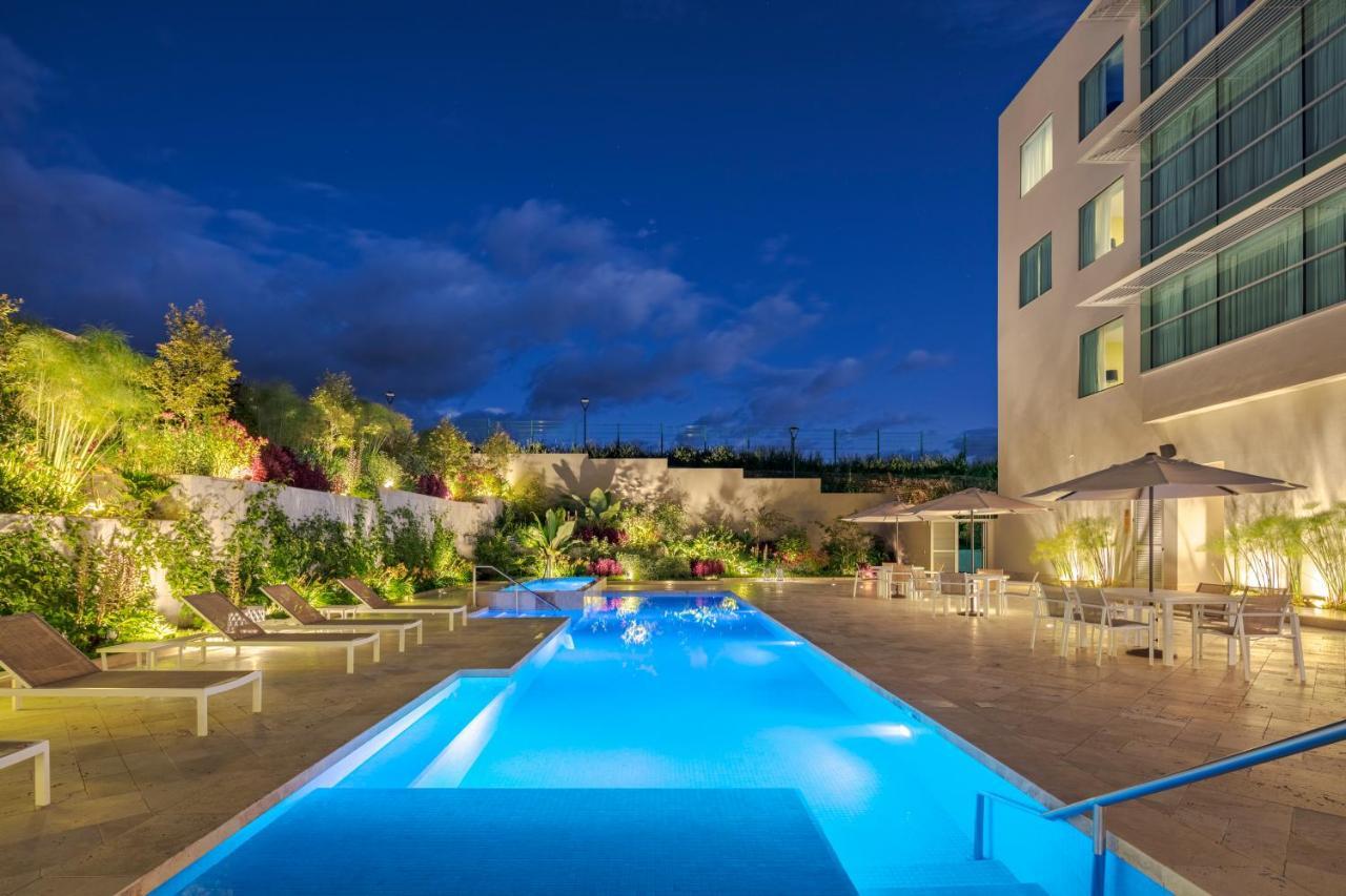 Holiday Inn - Quito Airport By Ihg Tababela Extérieur photo The swimming pool at the hotel