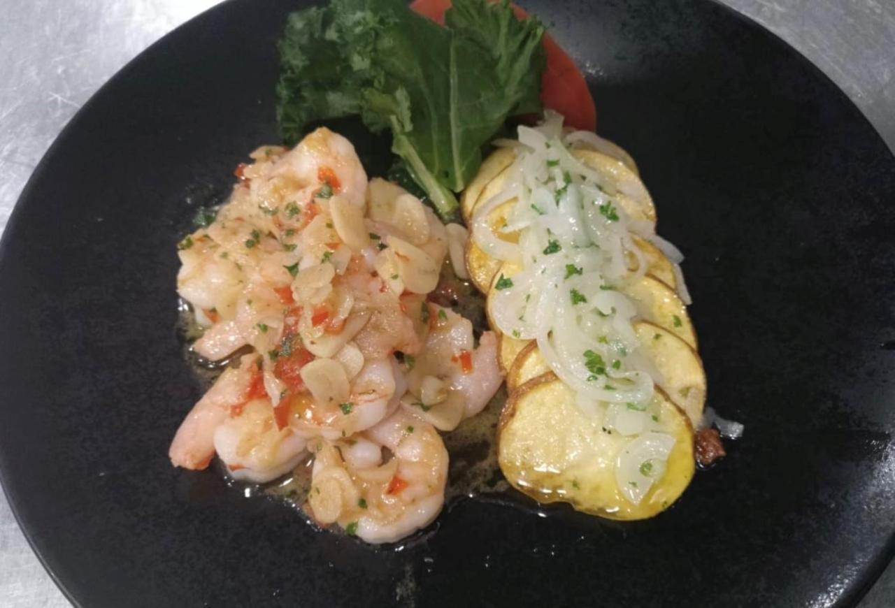 Holiday Inn - Quito Airport By Ihg Tababela Extérieur photo Shrimp and scallop